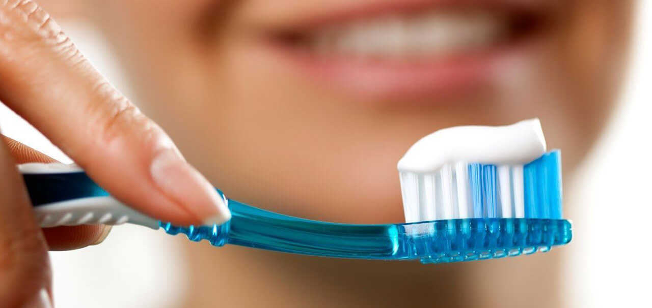 Que tipo de escova de dentes devo usar? Que tipo de escova de dentes devo usar?
